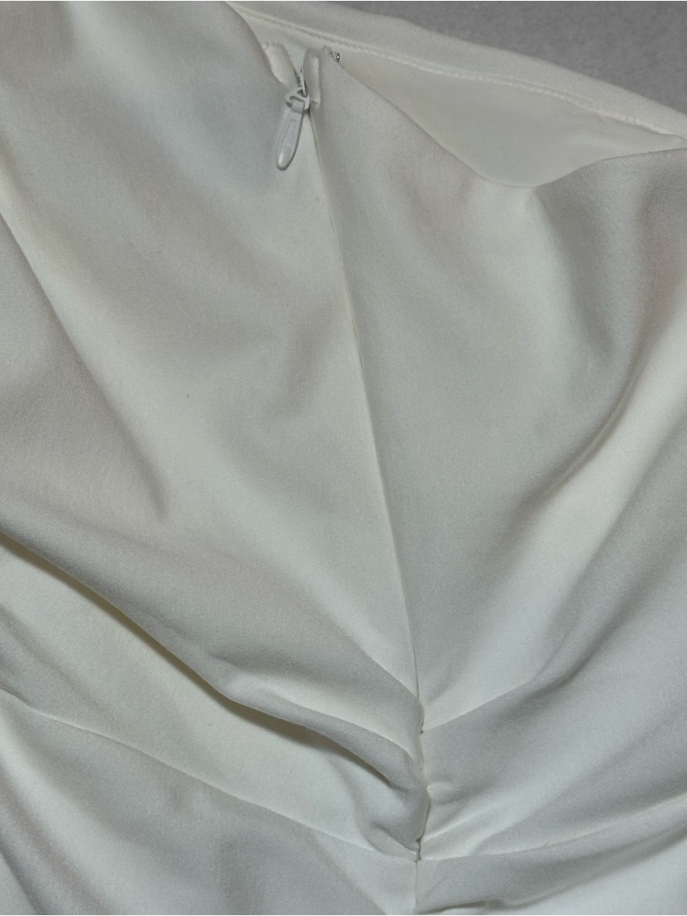 Alieva Dolly Bodycon White One-Shoulder Fitted Ruched Midi Dress with Belt Sz L - Picture 11 of 15